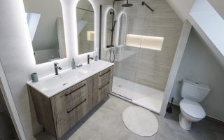 Meuble de salle de bain sur mesure au style bois naturel