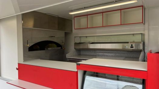 Réalisation d’une remorque food truck pizza par Profil Aménagement
