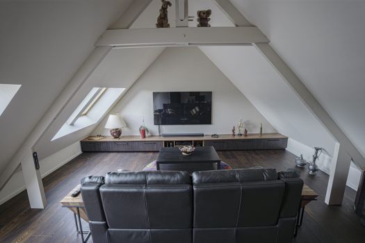 Aménagement Sous Comble : Salon Complet Sur Mesure à Caen