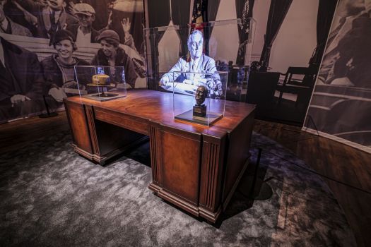 Stand muséographique et mobilier sur mesure au Mémorial de Caen