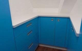 Réalisation complète d’une petite pièce bleue par Profil Aménagement