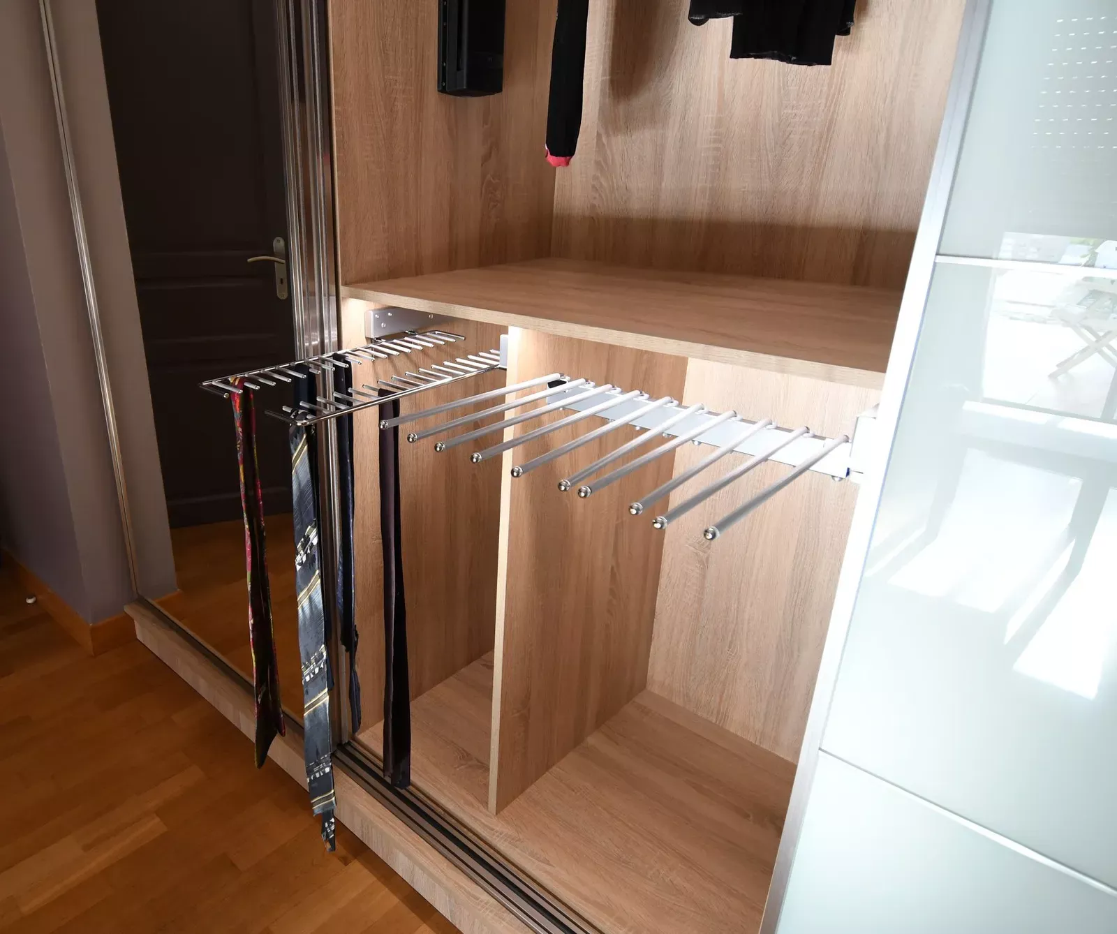 Dressing avec repose cravate