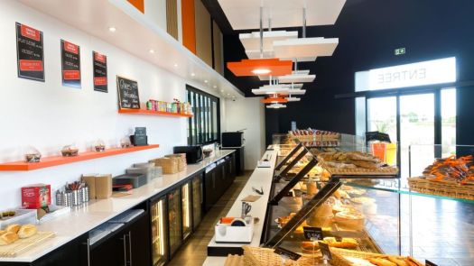 Réalisation complète de l’agencement d’une boulangerie à Évrecy par Profil Aménagement