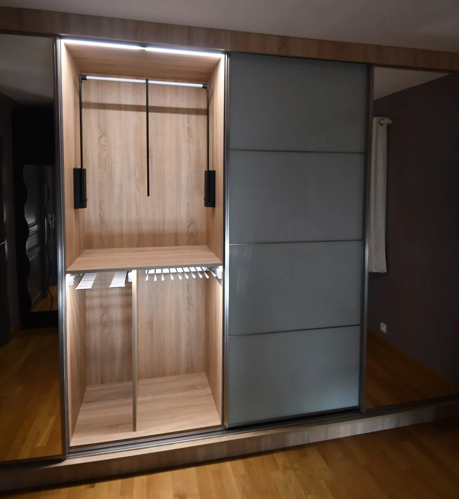 Dressing avec porte coulissante