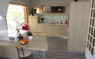 Réalisation complète d’une cuisine avec façades bois par Profil Aménagement