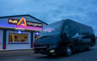 Réalisation complète d’un bus en loge de cinéma par Profil Aménagement